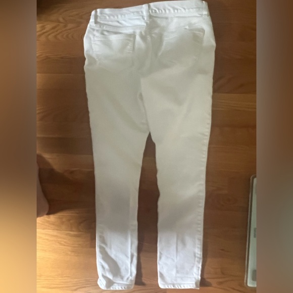 Old Navy Sweetheart white distressed denim, sz4 - Picture 4 of 4